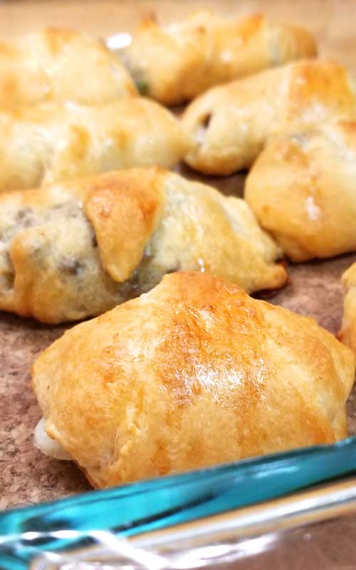 Want something easy and tasty? These little Philly Cheesesteak Party Bites are so yummy. Rolled up little crescent roll pockets filled with cheesy, meaty, and the flaky goodness! These would be great for any special event, from baby showers to birthday parties.