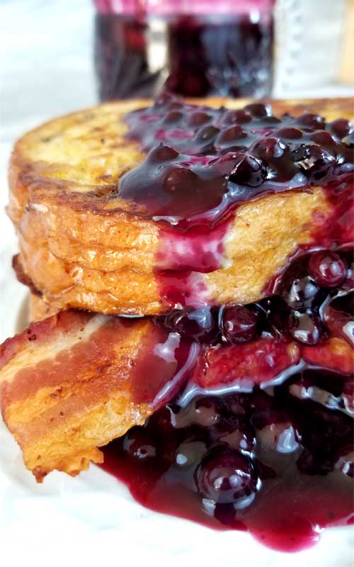 Oh my heavens! This Blueberry and Bacon French Toast recipe is my new obsession! Weekend brunch, holiday breakfast or breakfast for dinner, I'll take any and all if this is on the table!