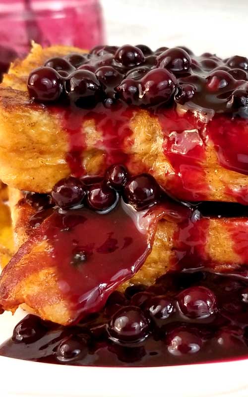 Oh my heavens! This Blueberry and Bacon French Toast recipe is my new obsession! Weekend brunch, holiday breakfast or breakfast for dinner, I'll take any and all if this is on the table!