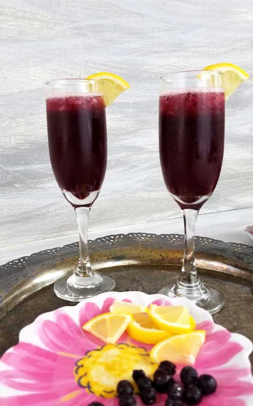 Sweet and tangy. A refreshing lemon twist for our Blueberry Lemonade Bellini makes this very berry bellini a perfect fruity favorite brunch sipper, because well we love sparkling brunch drinks don't we ladies? I know we do.